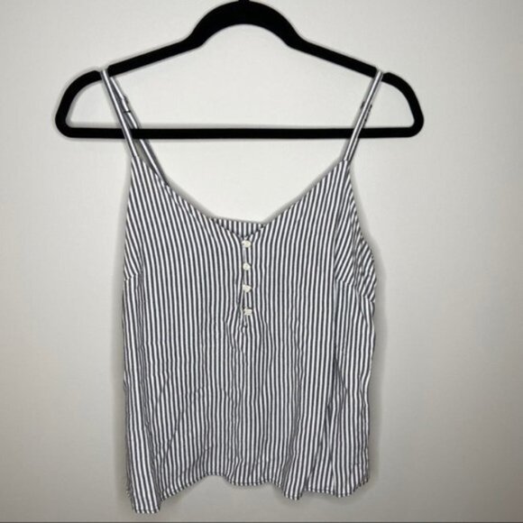 Old Navy women’s stripped tank top Sz Medium - Picture 1 of 4